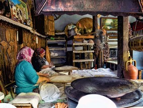 在繁华都市中的美食天堂——in77美食B区7mall美食