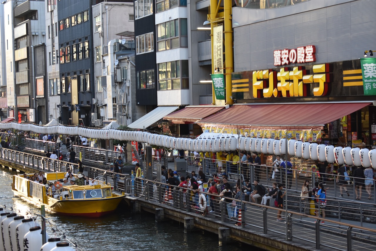 丰富广场美食之旅富丰广场商铺